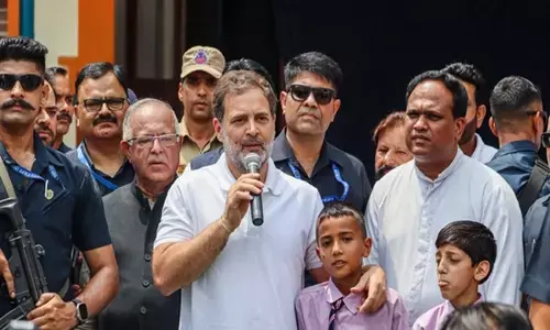 ಪೂಂಚ್‌ಗೆ ರಾಹುಲ್ ಗಾಂಧಿ ಭೇಟಿ: ಪಾಕ್ ಶೆಲ್ ದಾಳಿಯಲ್ಲಿ ಮೃತರ ಕುಟುಂಬಸ್ಥರ ಜೊತೆ ಮಾತುಕತೆ