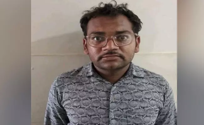 ಗುಜರಾತ್ : ಪಾಕ್ ಬೇಹುಗಾರರಿಗೆ ಬಿಎಸ್‌ಎಫ್, ನೌಕಾಪಡೆಯ ಮಾಹಿತಿ ಹಂಚಿಕೆ; ಆರೋಗ್ಯ ಕಾರ್ಯಕರ್ತನ  ಬಂಧನ