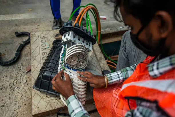 ಒಎಫ್‌ಸಿ ಕೇಬಲ್ ಅಳವಡಿಕೆಯಲ್ಲಿ ಜಿಯೋ ಸಹಿತ ವಿವಿಧ ಕಂಪೆನಿಗಳಿಂದ ಶುಲ್ಕ ವಸೂಲಿ ಮಾಡದೆ ‘ಉದಾರತೆ’ ಪ್ರದರ್ಶಿಸಿದ ಗ್ರಾಪಂಗಳು