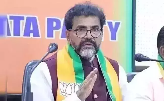 ಪೊಲೀಸರು ಬೂಟು ನೆಕ್ಕುವ ಕೆಲಸ ಮಾಡಬಾರದು : ಛಲವಾದಿ ನಾರಾಯಣಸ್ವಾಮಿ