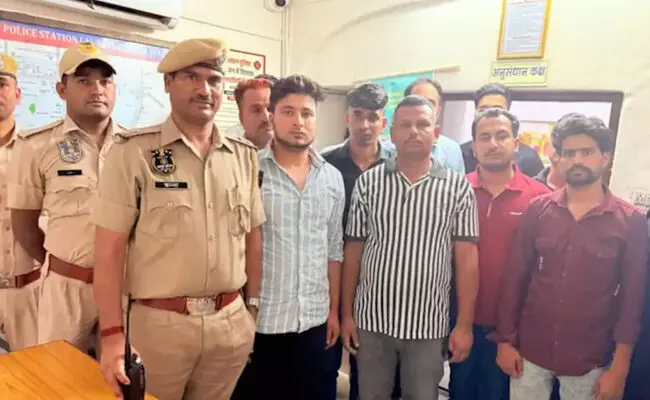 ಜೈಪುರ: ಆಸ್ಪತ್ರೆಗೆ ತೆರಳಬೇಕಿದ್ದ ಕೈದಿಗಳಿಂದ ನಗರದಲ್ಲಿ ಮೋಜು ಮಸ್ತಿ!