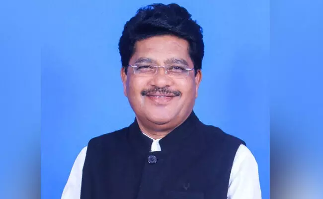 ಕಲಬುರಗಿ | ಸಚಿವ ಪ್ರಿಯಾಂಕ್ ಖರ್ಗೆ ಅವರ ಬಗ್ಗೆ ಮಾತನಾಡುವಾಗ ನಾಲಿಗೆ ಮೇಲೆ ಹಿಡಿತವಿರಲಿ : ಸುಭಾಷ್ ರಾಠೋಡ್ ಕಲಬುರಗಿ | ಸಚಿವ ಪ್ರಿಯಾಂಕ್ ಖರ್ಗೆ ಅವರ ಬಗ್ಗೆ ಮಾತನಾಡುವಾಗ ನಾಲಿಗೆ ಮೇಲೆ ಹಿಡಿತವಿರಲಿ : ಸುಭಾಷ್ ರಾಠೋಡ್