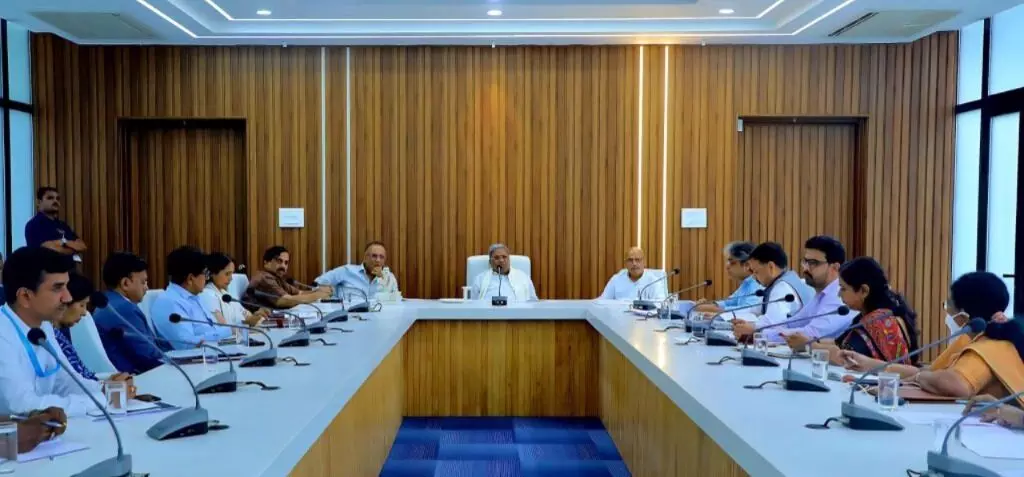 ಕೋವಿಡ್ ಮುನ್ನೆಚ್ಚರಿಕೆ | ಜ್ವರ, ಶೀತ ಕಂಡು ಬಂದ ಮಕ್ಕಳಿಗೆ ರಜೆ ನೀಡುವಂತೆ ಸೂಚನೆ : ದಿನೇಶ್ ಗುಂಡೂರಾವ್ ಕೋವಿಡ್ ಮುನ್ನೆಚ್ಚರಿಕೆ | ಜ್ವರ, ಶೀತ ಕಂಡು ಬಂದ ಮಕ್ಕಳಿಗೆ ರಜೆ ನೀಡುವಂತೆ ಸೂಚನೆ : ದಿನೇಶ್ ಗುಂಡೂರಾವ್