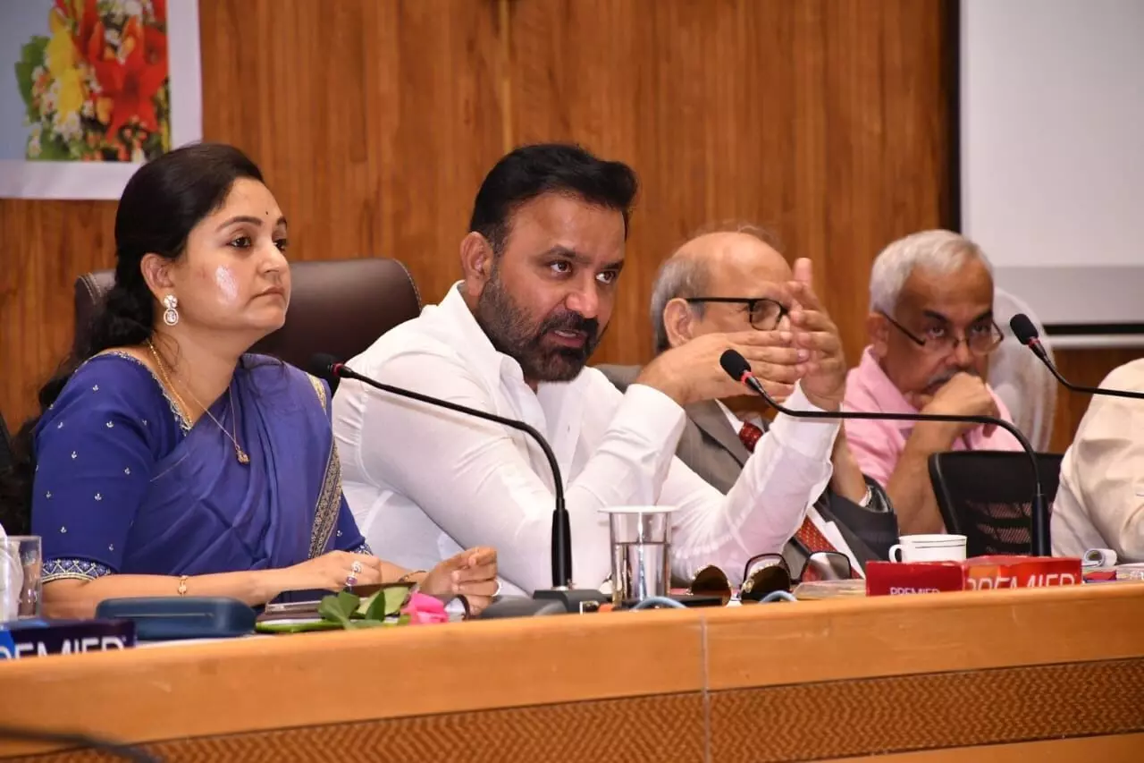 ಆರೋಗ್ಯ ಸೇವೆ ಹಾಗೂ ಉನ್ನತ ಶಿಕ್ಷಣಗಳು ಉಚಿತವಾಗಿರಬೇಕು : ಸಚಿವ ಸಂತೋಷ್ ಲಾಡ್ ಆರೋಗ್ಯ ಸೇವೆ ಹಾಗೂ ಉನ್ನತ ಶಿಕ್ಷಣಗಳು ಉಚಿತವಾಗಿರಬೇಕು : ಸಚಿವ ಸಂತೋಷ್ ಲಾಡ್