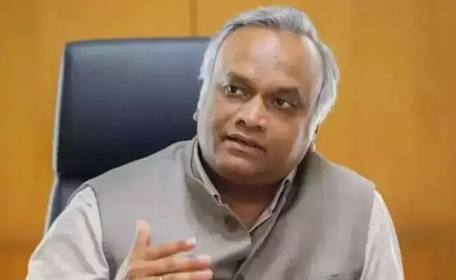 PHOTO OF Priyank Kharge PHOTO OF Priyank Kharge