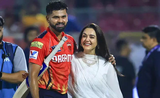 ಕ್ವಾಲಿಫೈಯರ್-1 ಸ್ಥಾನಕ್ಕೇರಿದ ಪಂಜಾಬ್ ಕಿಂಗ್ಸ್: ಅನಂದ ಸಾಗರದಲ್ಲಿ ತೇಲಿದ ಪ್ರೀತಿ ಝಿಂಟಾ