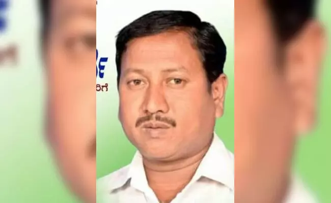 ಕಲಬುರಗಿ | ಛಲವಾದಿ ನಾರಾಯಣಸ್ವಾಮಿ ಅವರ ಗಡಿಪಾರಿಗೆ ಮಲ್ಲಿಕಾರ್ಜುನ ನೀಲೂರ ಆಗ್ರಹ ಕಲಬುರಗಿ | ಛಲವಾದಿ ನಾರಾಯಣಸ್ವಾಮಿ ಅವರ ಗಡಿಪಾರಿಗೆ ಮಲ್ಲಿಕಾರ್ಜುನ ನೀಲೂರ ಆಗ್ರಹ