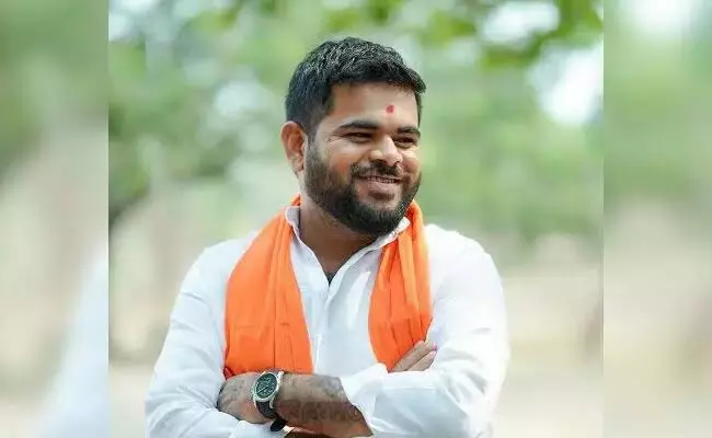 ಕಲಬುರಗಿ | ಸಚಿವ ಪ್ರಿಯಾಂಕ್ ಖರ್ಗೆಗೆ ನಿಂದನೆ ಆರೋಪ : ಬಿಜೆಪಿ ಮುಖಂಡ ಮಣಿಕಂಠ ರಾಠೋಡ್ ವಿರುದ್ಧ ಪ್ರಕರಣ ದಾಖಲು ಕಲಬುರಗಿ | ಸಚಿವ ಪ್ರಿಯಾಂಕ್ ಖರ್ಗೆಗೆ ನಿಂದನೆ ಆರೋಪ : ಬಿಜೆಪಿ ಮುಖಂಡ ಮಣಿಕಂಠ ರಾಠೋಡ್ ವಿರುದ್ಧ ಪ್ರಕರಣ ದಾಖಲು