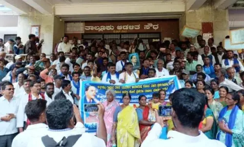ಮಂಡ್ಯ | ಜಯಕುಮಾರ್ ನಿಗೂಢ ಸಾವು ಪ್ರಕರಣ : ಎಸ್‌ಐಟಿ ತನಿಖೆಗೆ ಆಗ್ರಹಿಸಿ ಮೆರವಣಿಗೆ