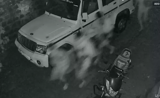 ಕಲಬುರಗಿ | ಮನೆ ಬೀಗ ಮುರಿದು ಕಳ್ಳತನ : ಸಿಸಿ ಟಿವಿಯಲ್ಲಿ ದೃಶ್ಯ ಸೆರೆ ಕಲಬುರಗಿ | ಮನೆ ಬೀಗ ಮುರಿದು ಕಳ್ಳತನ : ಸಿಸಿ ಟಿವಿಯಲ್ಲಿ ದೃಶ್ಯ ಸೆರೆ