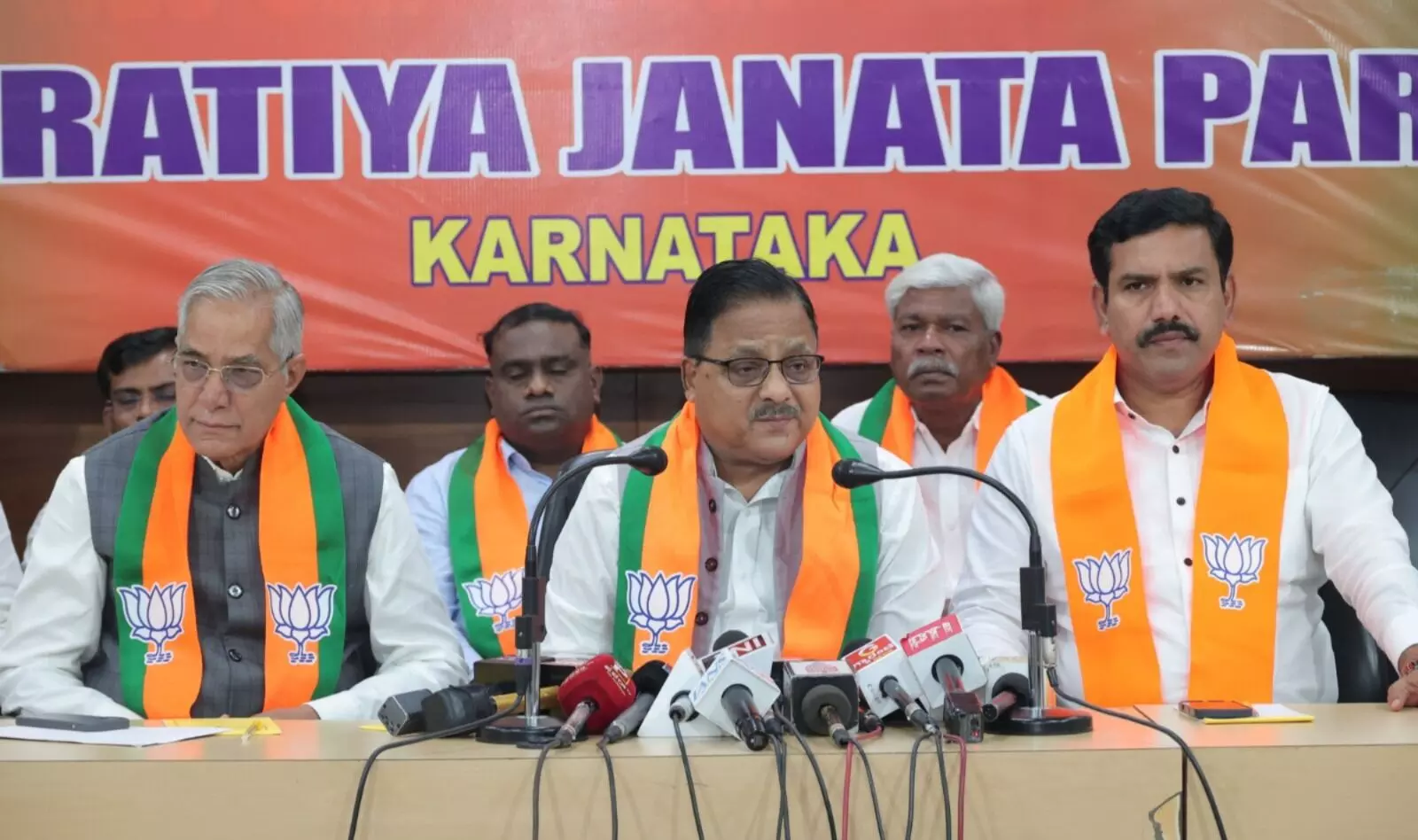 ‘ರಾಜ್ಯ ಸರಕಾರದ ಸಾಧನೆ ಕುರಿತ ಸಂವಾದಕ್ಕೆ ಬನ್ನಿ’ : ಸಿಎಂಗೆ ರಾಜ್ಯ ಬಿಜೆಪಿ ಉಸ್ತುವಾರಿ ರಾಧಾಮೋಹನ್ ದಾಸ್ ಸವಾಲು ‘ರಾಜ್ಯ ಸರಕಾರದ ಸಾಧನೆ ಕುರಿತ ಸಂವಾದಕ್ಕೆ ಬನ್ನಿ’ : ಸಿಎಂಗೆ ರಾಜ್ಯ ಬಿಜೆಪಿ ಉಸ್ತುವಾರಿ ರಾಧಾಮೋಹನ್ ದಾಸ್ ಸವಾಲು