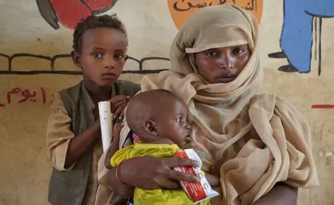 ಪ್ರತಿ ನಿತ್ಯ ಲೈಂಗಿಕ ದೌರ್ಜನ್ಯದ ಭೀತಿಯಲ್ಲೇ ದಿನದೂಡುತ್ತಿರುವ ಸುಡಾನ್ ನ ಮಹಿಳೆಯರು: ವರದಿ ಪ್ರತಿ ನಿತ್ಯ ಲೈಂಗಿಕ ದೌರ್ಜನ್ಯದ ಭೀತಿಯಲ್ಲೇ ದಿನದೂಡುತ್ತಿರುವ ಸುಡಾನ್ ನ ಮಹಿಳೆಯರು: ವರದಿ