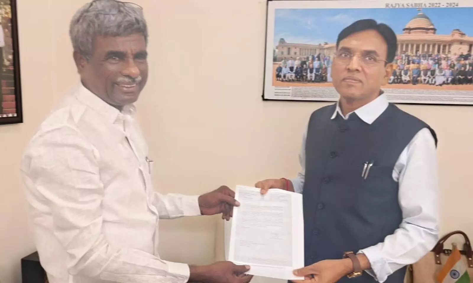 ಇಎಸ್ಐ ಆರೋಗ್ಯ ವಿಮೆ ವೇತನ ಮಿತಿ ಹೆಚ್ಚಿಸಲು ಸಂಸದ ಕೋಟರಿಂದ ಕೇಂದ್ರ ಕಾರ್ಮಿಕ ಸಚಿವರಿಗೆ ಮನವಿ ಇಎಸ್ಐ ಆರೋಗ್ಯ ವಿಮೆ ವೇತನ ಮಿತಿ ಹೆಚ್ಚಿಸಲು ಸಂಸದ ಕೋಟರಿಂದ ಕೇಂದ್ರ ಕಾರ್ಮಿಕ ಸಚಿವರಿಗೆ ಮನವಿ