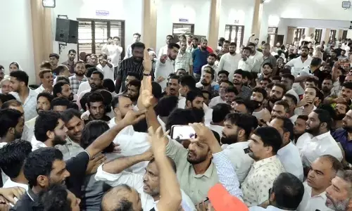 ಮಂಗಳೂರು | ಕಾಂಗ್ರೆಸ್ ಹುದ್ದೆಗಳಿಗೆ ಮುಸ್ಲಿಂ ಮುಖಂಡರ ಸಾಮೂಹಿಕ ರಾಜೀನಾಮೆ : ಶಾದಿಮಹಲ್ ಸಭೆಯಲ್ಲಿ ನಡೆದಿದ್ದೇನು ?