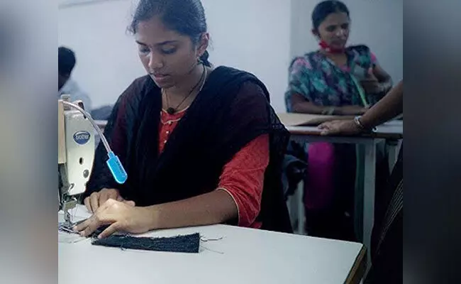 ಮಹಿಳಾ ಗಾರ್ಮೆಂಟ್ಸ್ ಉದ್ಯೋಗಿಗಳ ಬವಣೆ ಹಾಗೂ ‘ಕೇಸ್ ಮತ್ತು ಬಾಬಿನ್’