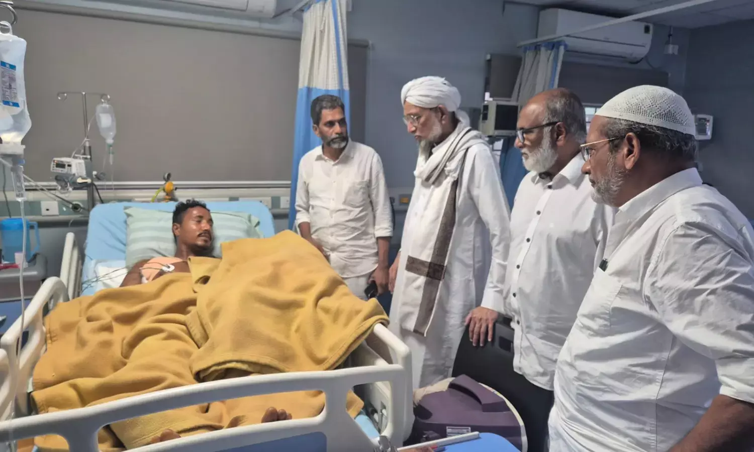 ಕೊಳತ್ತಮಜಲು: ದುಷ್ಕರ್ಮಿಗಳಿಂದ ಹಲ್ಲೆಗೊಳಗಾದ ಗಾಯಾಳುವನ್ನು ಭೇಟಿಯಾದ ದ.ಕ.ಖಾಝಿ