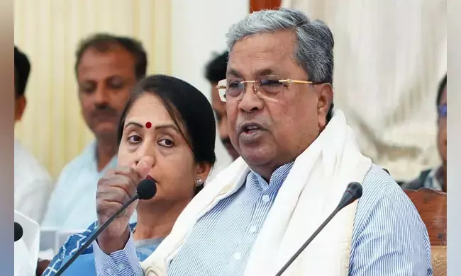 ‘ಜನಸ್ಪಂದನ ಕಾರ್ಯಕ್ರಮದಲ್ಲಿ ಸ್ವೀಕೃತವಾಗುವ ಅರ್ಜಿಗಳಿಗೆ ನ್ಯಾಯ ಒದಗಿಸಬೇಕು’; ಜಿಲ್ಲಾಧಿಕಾರಿಗಳಿಗೆ ಸಿಎಂ ಸಿದ್ದರಾಮಯ್ಯ ಸೂಚನೆ