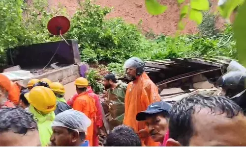 ಮೊಂಟೆಪದವು ಗುಡ್ಡ ಕುಸಿತ ಪ್ರಕರಣ: ತಾಯಿ-ಮಕ್ಕಳ ರಕ್ಷಣೆಗೆ ಮುಂದುವರಿದ ಕಾರ್ಯಾಚರಣೆ