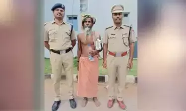 ಟಿಕೆಟ್ ಇಲ್ಲದೆ ಪ್ರಯಾಣಿಸಲು ಅವಕಾಶ ನೀಡದಿದ್ದಕ್ಕೆ ರೈಲು ಹಳಿಗಳಿಗೆ ಹಾನಿ ಮಾಡಿದ್ದ ಸ್ವಘೋಷಿತ ದೇವಮಾನವ ವಿಜಯ್ ಕುಮಾರ್ !