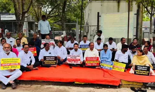 ಕಲಬುರಗಿ| ಜನೌಷಧಿ ಕೇಂದ್ರ ಬಂದ್ ಮಾಡುತ್ತಿರುವುದನ್ನು ಖಂಡಿಸಿ ಬಿಜೆಪಿಯಿಂದ ಮೌನ ಪ್ರತಿಭಟನೆ