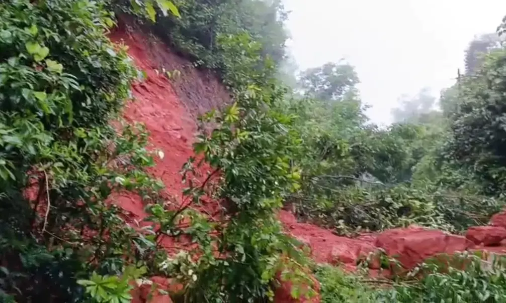 ಬೆಳ್ತಂಗಡಿ: ಅಂಕಾಜೆ ಸಮೀಪ ಭಾರೀ ಪ್ರಮಾಣದಲ್ಲಿ ಭೂ ಕುಸಿತ; ಸಂಚಾರ ಸ್ಥಗಿತ