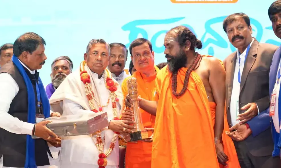 ಪ್ರತಿಯೊಬ್ಬರೂ ಸಂವಿಧಾನ ಓದಬೇಕು : ಸಚಿವ ಕೆ.ಎಚ್.ಮುನಿಯಪ್ಪ