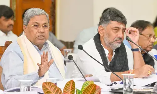 ಅಧಿಕಾರಿಗಳು ಅಹಂ ಭಾವ ಇಲ್ಲದೆ ಕಾರ್ಯನಿರ್ವಹಿಸಬೇಕು : ಮುಖ್ಯಮಂತ್ರಿ ಸಿದ್ದರಾಮಯ್ಯ