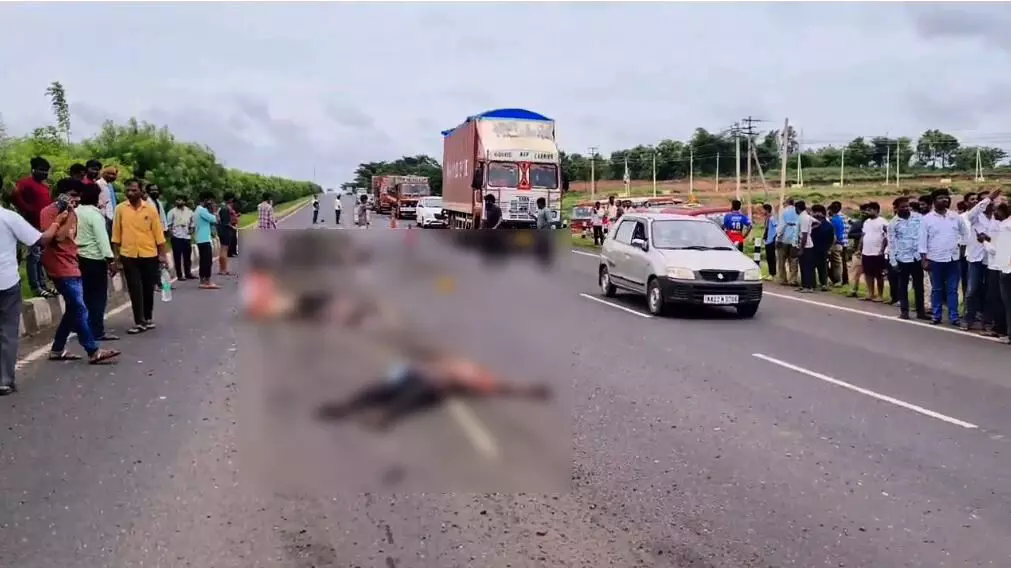 ಬೆಳಗಾವಿ | ಹೆದ್ದಾರಿ ಕೆಲಸ ಮುಗಿಸಿ ತೆರಳುತ್ತಿದ್ದವರ ಮೇಲೆ ಹರಿದ ಟ್ಯಾಂಕರ್: ಮೂವರು ಮೃತ್ಯು, ನಾಲ್ವರಿಗೆ ಗಂಭೀರ ಗಾಯ