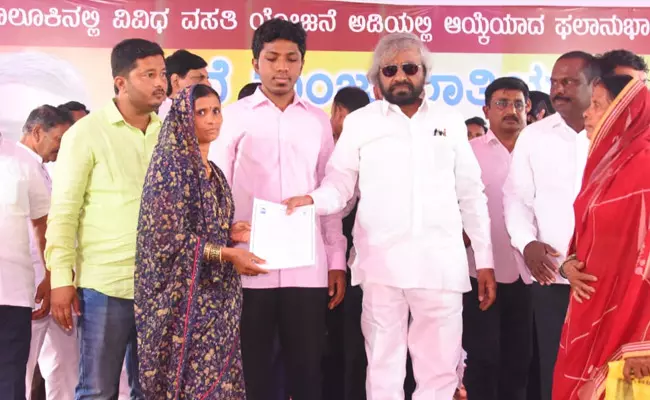 ಭಾಲ್ಕಿ ತಾಲೂಕನ್ನು ಗುಡಿಸಲು ಮುಕ್ತಗೊಳಿಸುವುದೇ ನಮ್ಮ ಗುರಿ : ಸಚಿವ ಈಶ್ವರ್ ಖಂಡ್ರೆ