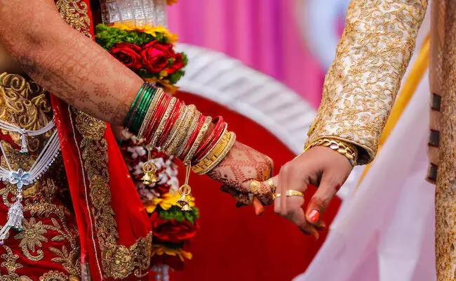 ಉತ್ತರ ಪ್ರದೇಶ | ಸಭಾಂಗಣದಲ್ಲಿ ವಿವಾಹವಾಗಿದ್ದಕ್ಕೆ ದಲಿತ ಕುಟುಂಬದ ಮೇಲೆ ಹಲ್ಲೆ! ಉತ್ತರ ಪ್ರದೇಶ | ಸಭಾಂಗಣದಲ್ಲಿ ವಿವಾಹವಾಗಿದ್ದಕ್ಕೆ ದಲಿತ ಕುಟುಂಬದ ಮೇಲೆ ಹಲ್ಲೆ!