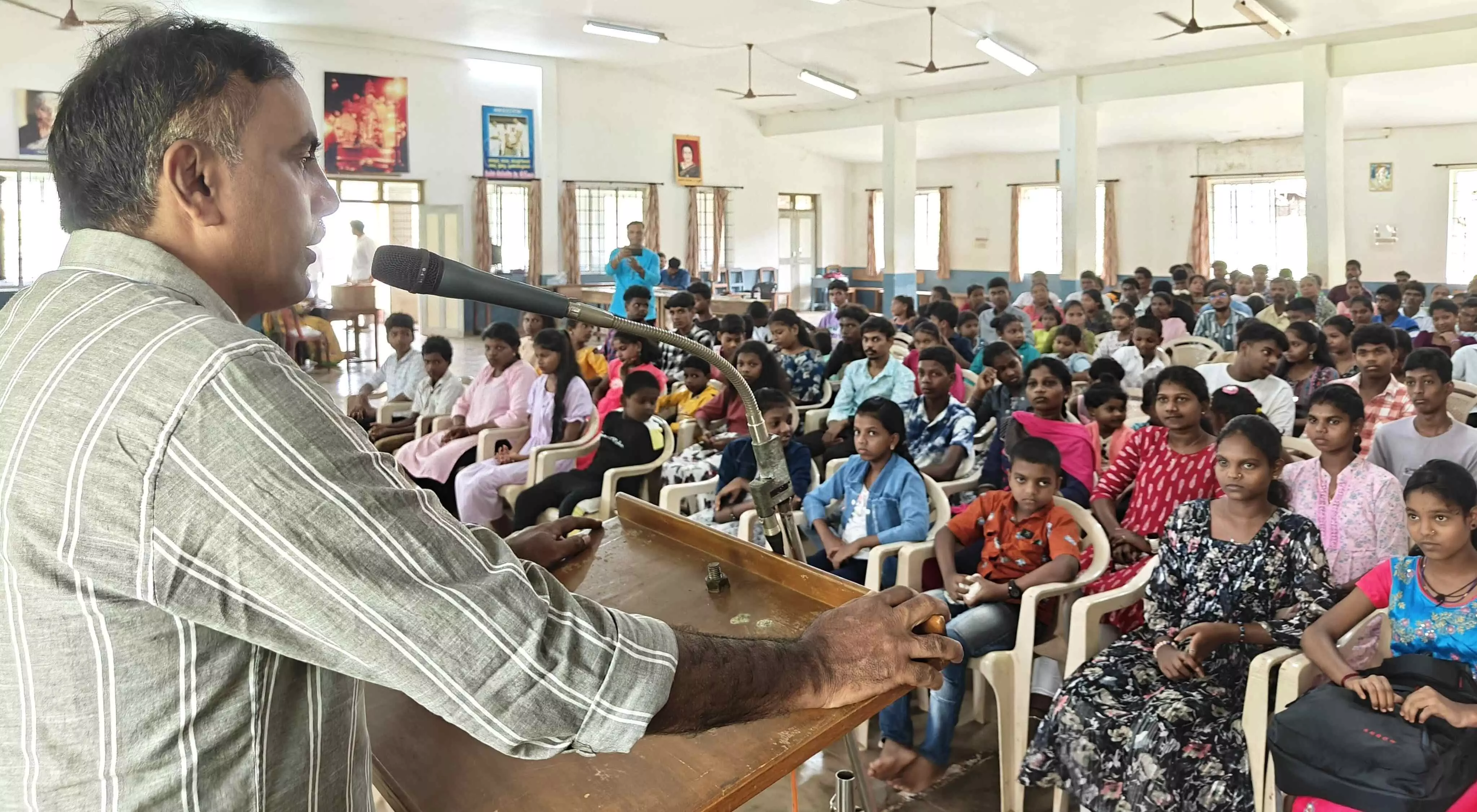 ಕೊರಗ ಸಮುದಾಯದ ಮಕ್ಕಳ ಶಿಕ್ಷಣಕ್ಕೆ ಸರಕಾರ ಹೆಚ್ಚಿನ ಪ್ರಮಾಣದಲ್ಲಿ ಧನವಿನಿಯೋಗ ಮಾಡಲಿ : ಮುನೀರ್ ಕಾಟಿಪಳ್ಳ ಕೊರಗ ಸಮುದಾಯದ ಮಕ್ಕಳ ಶಿಕ್ಷಣಕ್ಕೆ ಸರಕಾರ ಹೆಚ್ಚಿನ ಪ್ರಮಾಣದಲ್ಲಿ ಧನವಿನಿಯೋಗ ಮಾಡಲಿ : ಮುನೀರ್ ಕಾಟಿಪಳ್ಳ