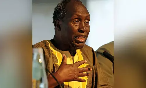 ಹೋರಾಟಗಾರ-ಲೇಖಕ ಗೂಗಿಯ ನಿರ್ಗಮನ