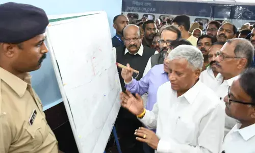 ಕಲಬುರಗಿ ರೈಲು ನಿಲ್ದಾಣದಲ್ಲಿ ಕಾಮಗಾರಿ ವೀಕ್ಷಿಸಿದ ಕೇಂದ್ರ ಸಚಿವ ವಿ.ಸೋಮಣ್ಣ