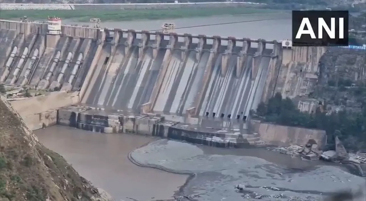 ಚೇನಾಬ್ ನದಿಯ ಹರಿವು ತಡೆದ ಭಾರತ: ಪಾಕಿಸ್ತಾನದಲ್ಲಿ ಬಿತ್ತನೆಗೆ ಸಮಸ್ಯೆ ಚೇನಾಬ್ ನದಿಯ ಹರಿವು ತಡೆದ ಭಾರತ: ಪಾಕಿಸ್ತಾನದಲ್ಲಿ ಬಿತ್ತನೆಗೆ ಸಮಸ್ಯೆ