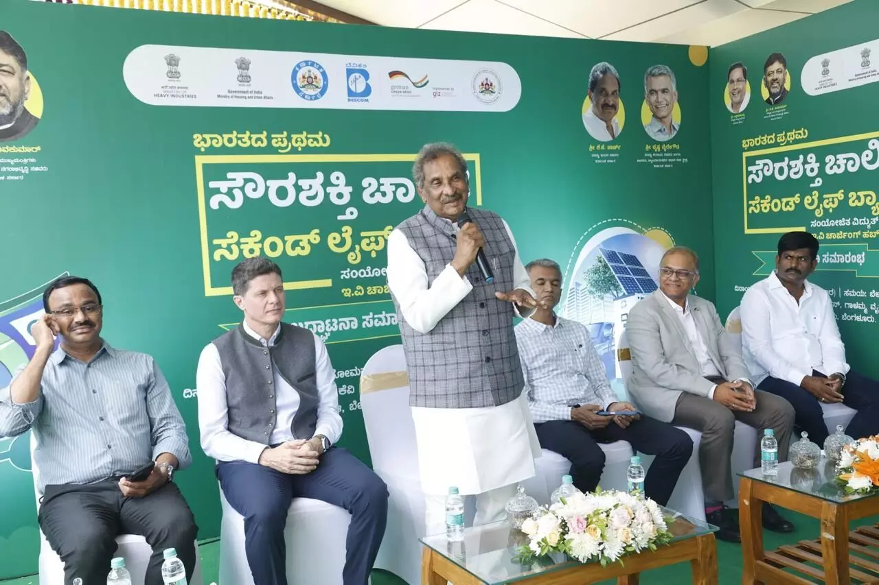 ವಿದ್ಯುತ್ ವಾಹನ ಮೂಲ ಸೌಕರ್ಯ, ಸುಸ್ಥಿರ ಇಂಧನ ಬಳಕೆಯಲ್ಲಿ ಕರ್ನಾಟಕ ಮುಂಚೂಣಿ : ಕೆ.ಜೆ.ಜಾರ್ಜ್ ವಿದ್ಯುತ್ ವಾಹನ ಮೂಲ ಸೌಕರ್ಯ, ಸುಸ್ಥಿರ ಇಂಧನ ಬಳಕೆಯಲ್ಲಿ ಕರ್ನಾಟಕ ಮುಂಚೂಣಿ : ಕೆ.ಜೆ.ಜಾರ್ಜ್