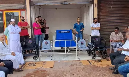 ಅಜ್ಜಿನಡ್ಕ ಫ್ರೆಂಡ್ಸ್ ಚಾರಿಟೇಬಲ್ ಟ್ರಸ್ಟ್ ವತಿಯಿಂದ ರೋಗಿಗಳಿಗೆ ಮೆಡಿಕಲ್ ಬೆಡ್, ಗಾಲಿ ಕುರ್ಚಿ ಹಸ್ತಾಂತರ