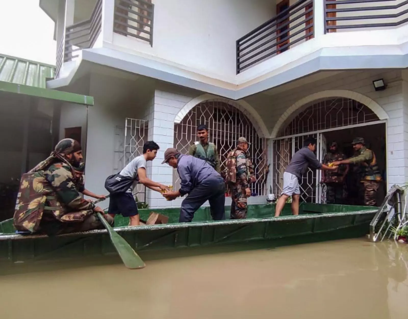 ಮತ್ತಷ್ಟು ಬಿಗಡಾಯಿಸಿದ ಈಶಾನ್ಯ ರಾಜ್ಯಗಳಲ್ಲಿನ ಪ್ರವಾಹ ಪರಿಸ್ಥಿತಿ: 44 ಮಂದಿ ಮೃತ್ಯು