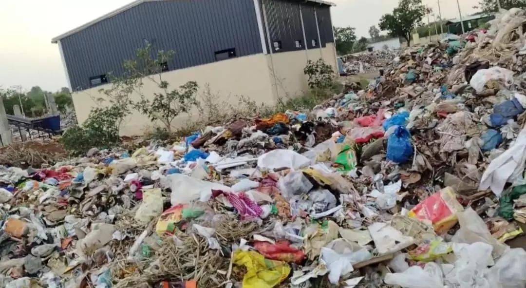 ಕಸ ವಿಲೇವಾರಿ ಘಟಕದಿಂದ ರೋಗಗಳಿಗೆ ತುತ್ತಾಗುತ್ತಿರುವ ಸಿಂಧನಕೇರಾ ಗ್ರಾಮಸ್ಥರು