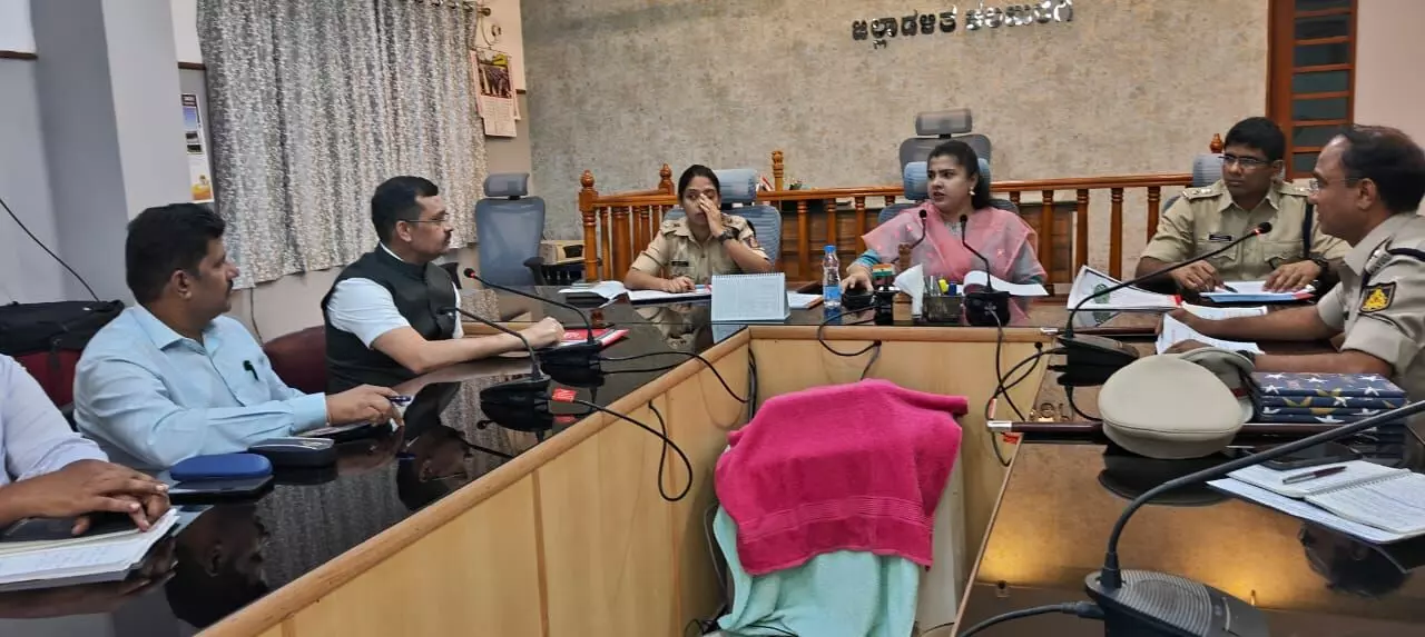 ಕಲಬುರಗಿ | ಕಳ್ಳಭಟ್ಟಿ ಸಾರಾಯಿ, ಅಕ್ರಮ ಶೇಂದಿ ಸಂಗ್ರಹ, ಮಾರಾಟ ತಡೆಗಟ್ಟಿ: ಜಿಲ್ಲಾಧಿಕಾರಿ ಬಿ.ಫೌಝಿಯಾ ತರನ್ನುಮ್ ಕಲಬುರಗಿ | ಕಳ್ಳಭಟ್ಟಿ ಸಾರಾಯಿ, ಅಕ್ರಮ ಶೇಂದಿ ಸಂಗ್ರಹ, ಮಾರಾಟ ತಡೆಗಟ್ಟಿ: ಜಿಲ್ಲಾಧಿಕಾರಿ ಬಿ.ಫೌಝಿಯಾ ತರನ್ನುಮ್