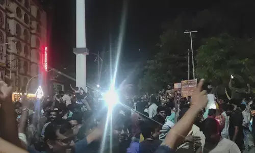 ಐಪಿಎಲ್‌ ಫೈನಲ್‌ನಲ್ಲಿ ಪಂಜಾಬ್‌ ವಿರುದ್ಧ ಗೆಲುವು | ಹೊಸಪೇಟೆಯಲ್ಲಿ ಮುಗಿಲು ಮುಟ್ಟಿದ ಆರ್‌ಸಿಬಿ ಅಭಿಮಾನಿಗಳ ಸಂಭ್ರಮ