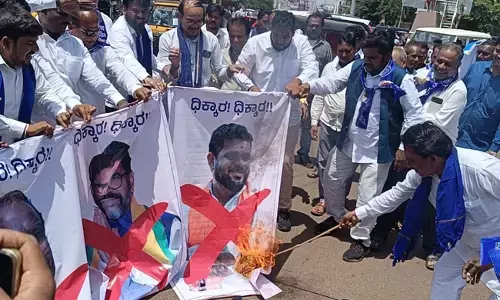 ಬೀದರ್ | ಛಲವಾದಿ ನಾರಾಯಣ ಸ್ವಾಮಿ, ಎನ್.ರವಿಕುಮಾರ್, ಮಣಿಕಂಠ ರಾಠೋಡ್ ಅವರ ಪ್ರತಿಕೃತಿ ದಹಿಸಿ ಪ್ರತಿಭಟನೆ