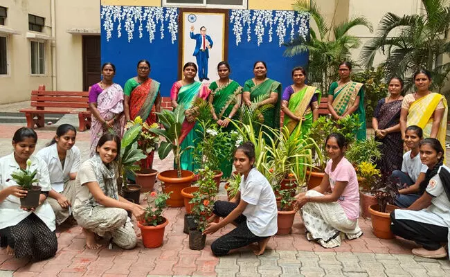 ಕಲಬುರಗಿ | ಬಾಲಕಿಯರ ವಸತಿ ನಿಲಯದ ಸಂಕೀರ್ಣದಲ್ಲಿ ಪರಿಸರ ದಿನಾಚರಣೆ