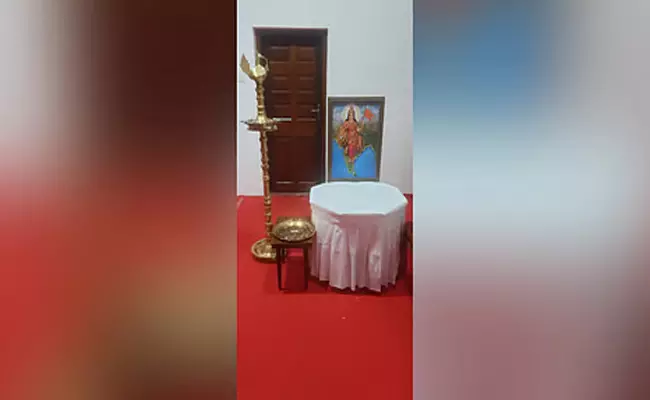 ಕೇರಳ | ಆರೆಸ್ಸೆಸ್ ನ ಭಾರತ ಮಾತೆ ಭಾವಚಿತ್ರಕ್ಕೆ ಪುಷ್ಪ ನಮನಕ್ಕೆ ಒತ್ತಾಯ; ಪರಿಸರ ದಿನಾಚರಣೆ ಕಾರ್ಯಕ್ರಮ ಸ್ಥಳಾಂತರ