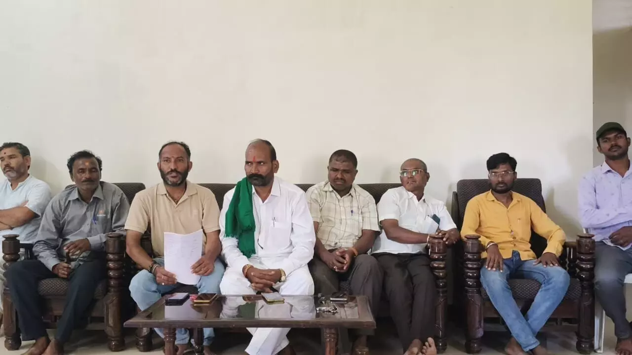 ಚಿಂಚೋಳಿ | ಬಸವೇಶ್ವರ ಜಯಂತಿಯಲ್ಲಿ ತಾಲೂಕಿನ ಮಠಾಧೀಶರನ್ನು, ಗಣ್ಯರನ್ನು ಕಡೆಗಣನೆ ಮಾಡಿ ರಾಜಕೀಯ ಪ್ರಯೋಜಿತ ಸಭೆ ಮಾಡಲಾಗುತ್ತಿದೆ: ವೀರಣ್ಣ ಗಂಗಾಣಿ ಆರೋಪ