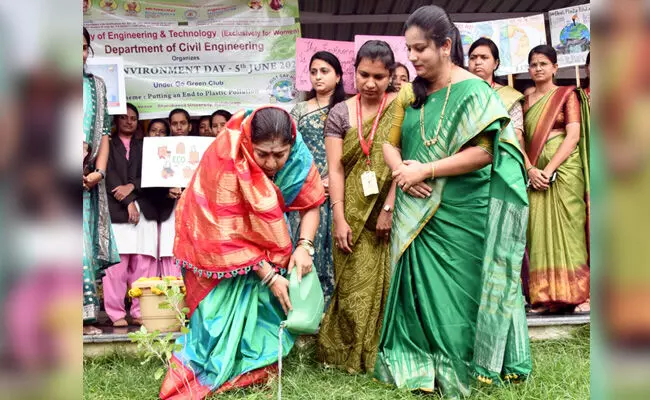 ಕಲಬುರಗಿ | ಹವಾಮಾನ ಬದಲಾವಣೆಯಿಂದ ಪರಿಸರದ ಮೇಲೆ ಹಾನಿ: ಡಾ.ದಾಕ್ಷಾಯಿಣಿ ಅವ್ವಾಜಿ ಕಲಬುರಗಿ | ಹವಾಮಾನ ಬದಲಾವಣೆಯಿಂದ ಪರಿಸರದ ಮೇಲೆ ಹಾನಿ: ಡಾ.ದಾಕ್ಷಾಯಿಣಿ ಅವ್ವಾಜಿ