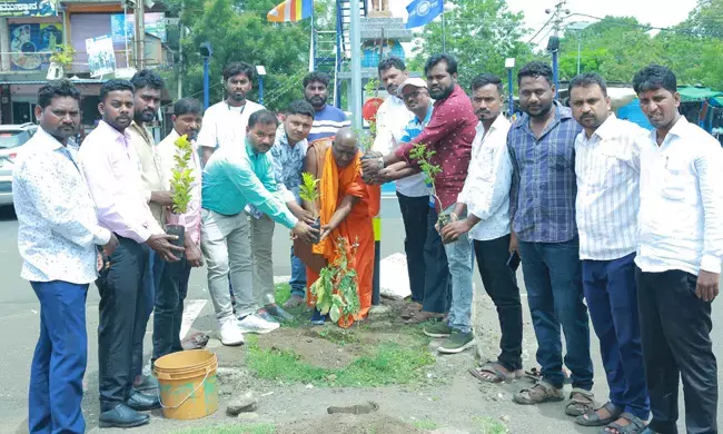ಬೀದರ್ | ಕರ್ನಾಟಕ ದಲಿತ ಸಂಘರ್ಷ ಸಮಿತಿ ವತಿಯಿಂದ ವಿಶ್ವ ಪರಿಸರ ದಿನಾಚರಣೆ