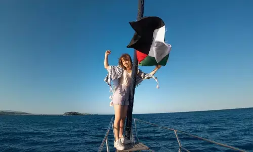 ನೆರವು ಸಾಮಾಗ್ರಿಗಳೊಂದಿಗೆ ಹಡಗಿನಲ್ಲಿ ಗಾಝಾಕ್ಕೆ ಹೊರಟ ಪರಿಸರವಾದಿ ಕಾರ್ಯಕರ್ತೆ ಗ್ರೆಟಾ ಥನ್‌ ಬರ್ಗ್‌