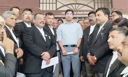 ಬೀದರ್ | ಬಸವಕಲ್ಯಾಣ ತಹಶೀಲ್ದಾರ್, ಉಪನೋಂದಣಾಧಿಕಾರಿ ವಿರುದ್ಧ ಕ್ರಮಕೈಗೊಳ್ಳಲು ವಕೀಲರ ಸಂಘದಿಂದ ಮನವಿ