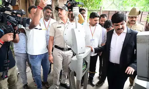 ಸಂಭ್ರಮಾಚರಣೆ ವೇಳೆ ಕಾಲ್ತುಳಿತ ಪ್ರಕರಣ : ಆರ್‌ಸಿಬಿ, ಕೆಎಸ್‍ಸಿಎ, ನಗರ ಪೊಲೀಸ್ ಆಯುಕ್ತರಿಗೆ ನೋಟಿಸ್