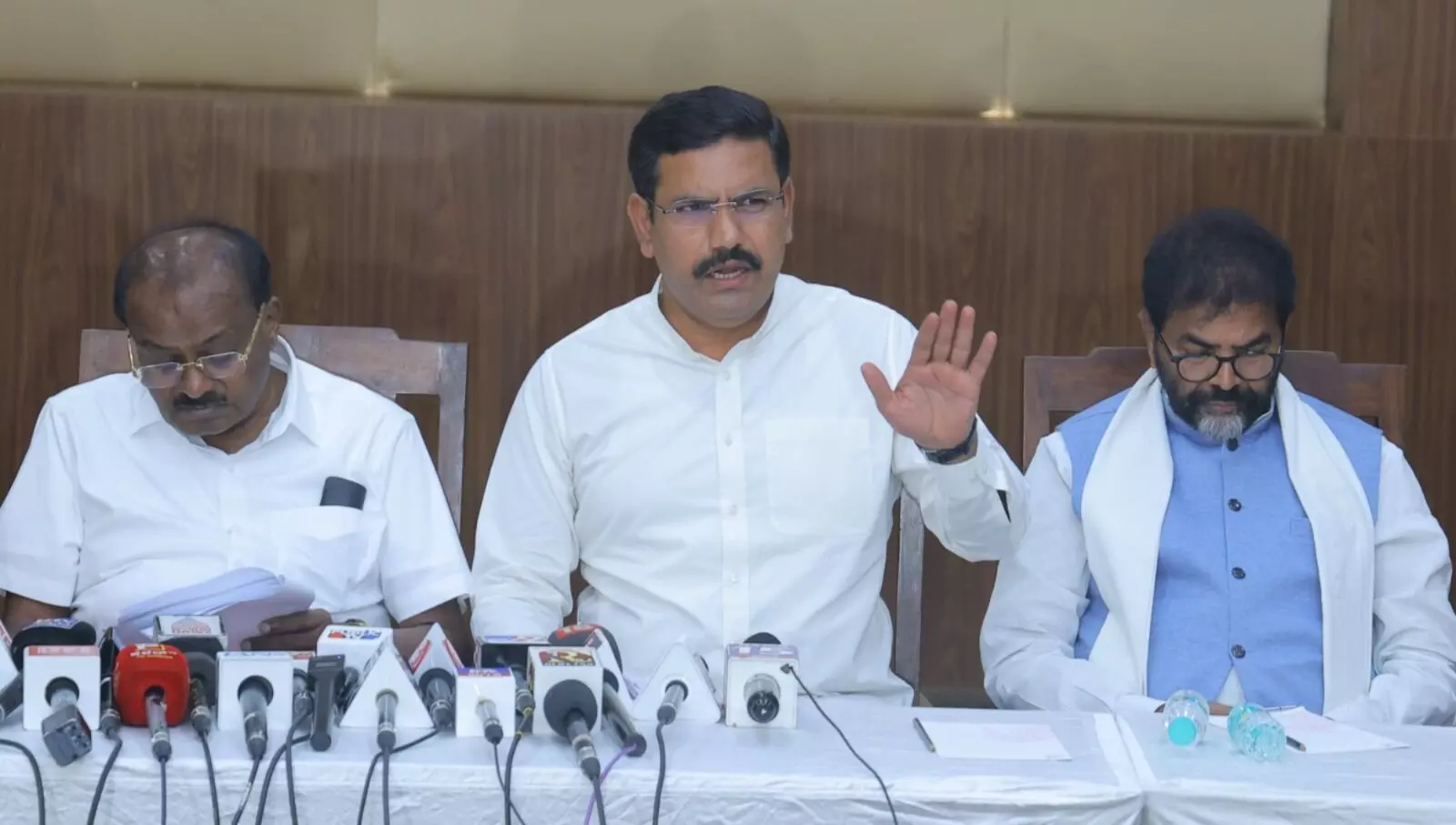 ಕಾಲ್ತುಳಿತ ಪ್ರಕರಣ | ದುರ್ಘಟನೆಯಲ್ಲಿ ಪೊಲೀಸರನ್ನು ಹರಕೆಯ ಕುರಿ ಮಾಡಿದ್ದಾರೆ : ವಿಜಯೇಂದ್ರ